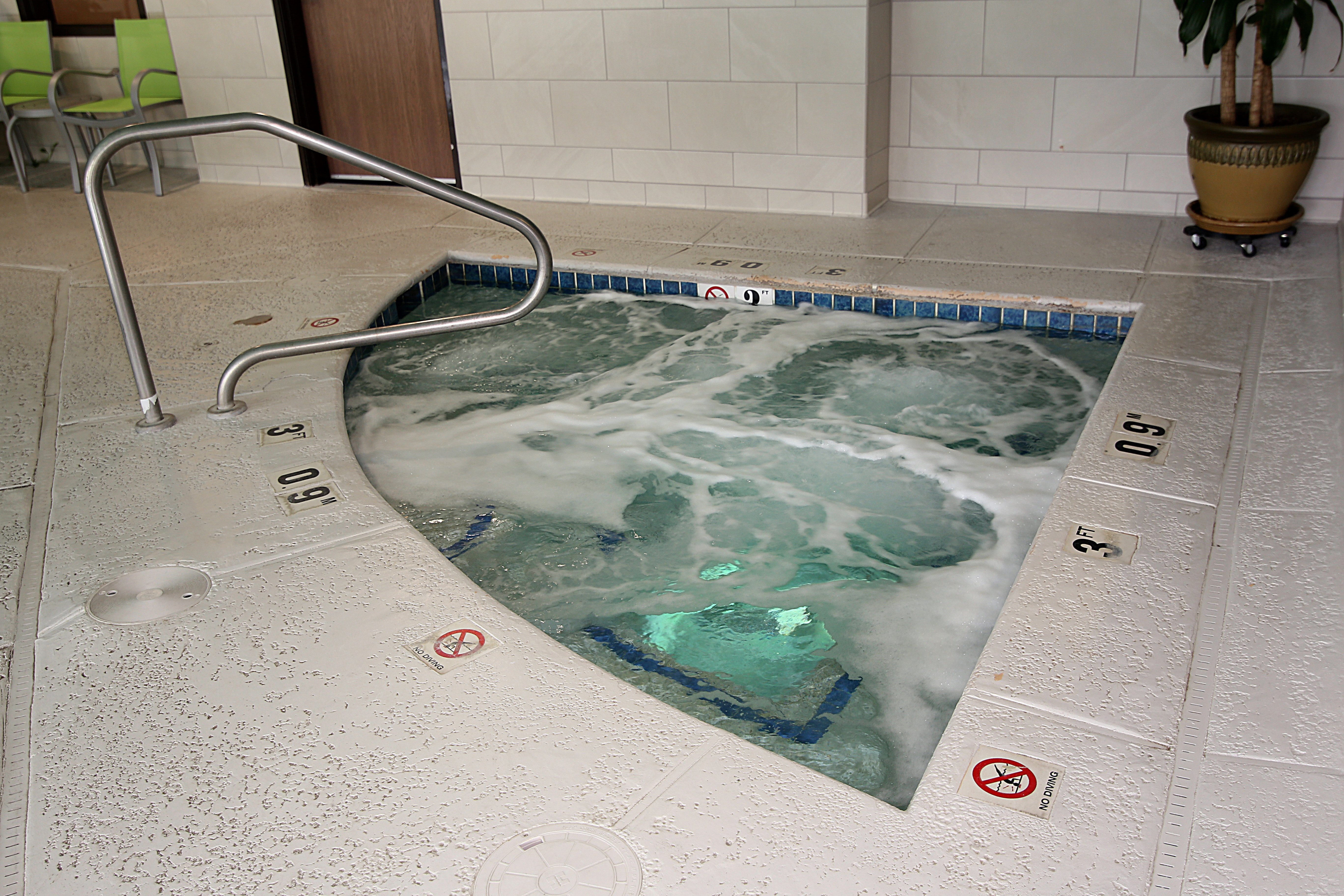 holiday inn express and suites ashland by ihg