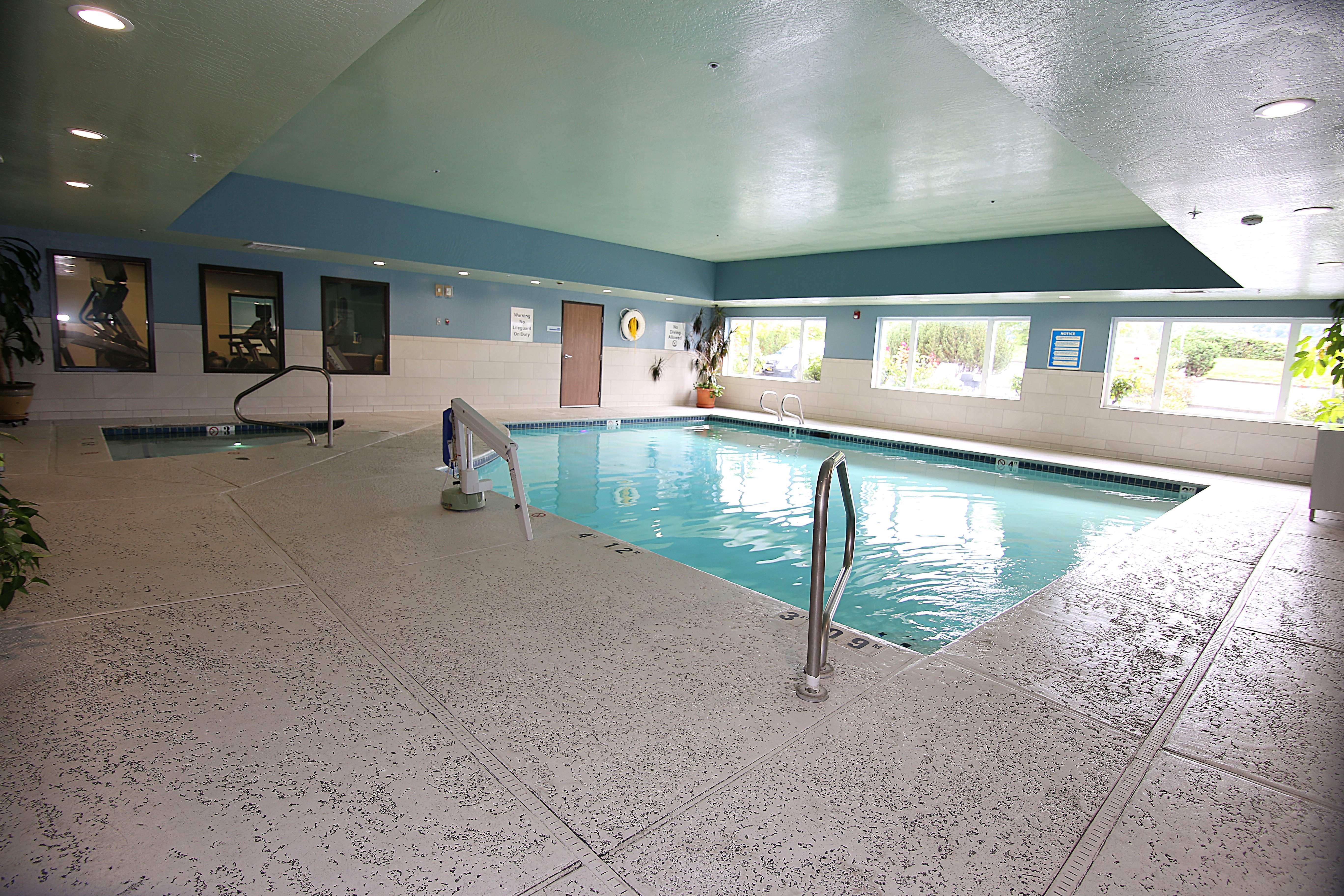 holiday inn express and suites ashland by ihg