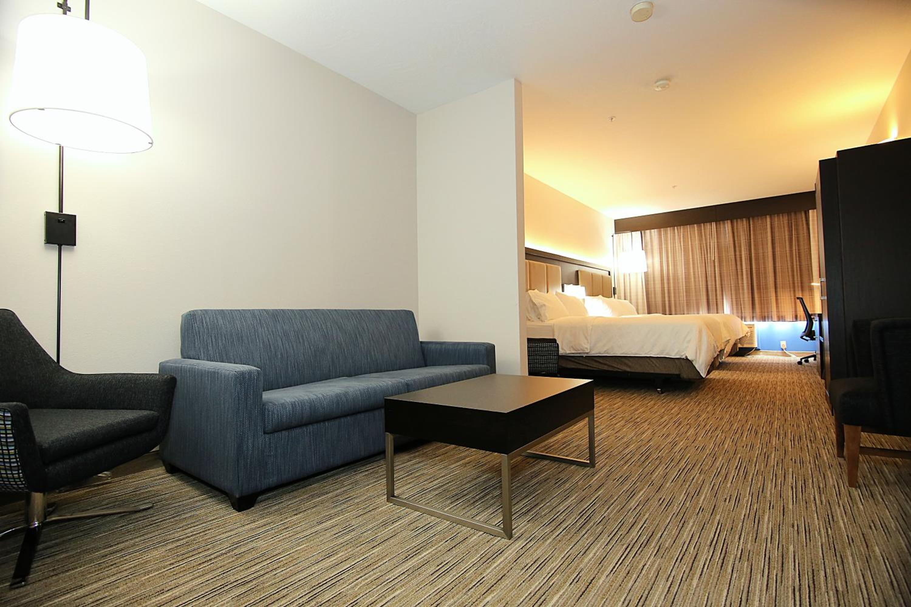 holiday inn express and suites ashland by ihg
