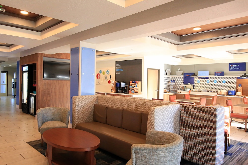 holiday inn express and suites ashland by ihg