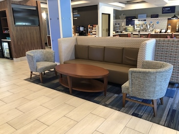 holiday inn express and suites ashland by ihg
