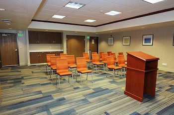 holiday inn express and suites ashland by ihg