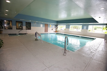 Holiday Inn Express & Suites Ashland By Ihg,Jackson County>>Ashland,3 star
