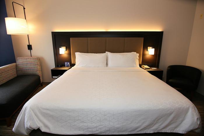 holiday inn express and suites ashland by ihg