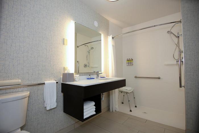 holiday inn express and suites ashland by ihg