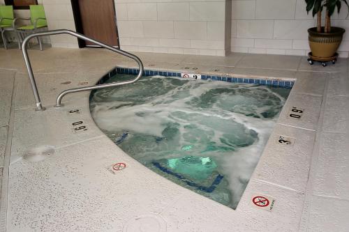 holiday inn express and suites ashland by ihg