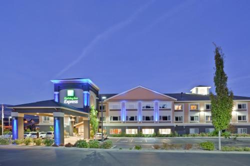 holiday inn express and suites ashland by ihg