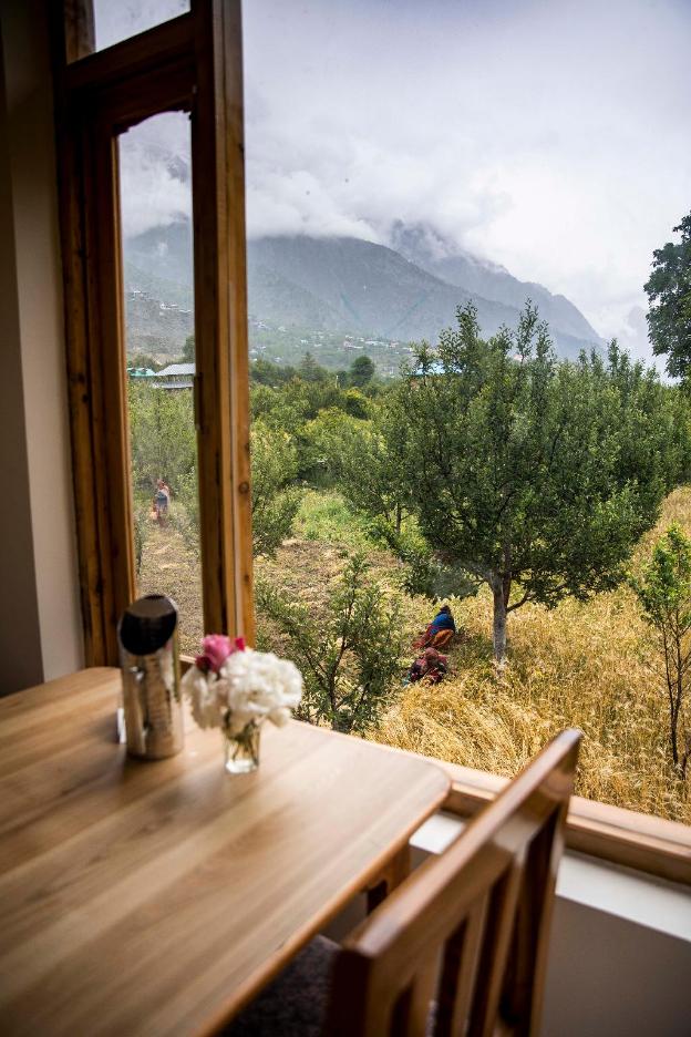 the kamru riverside camps and resorts