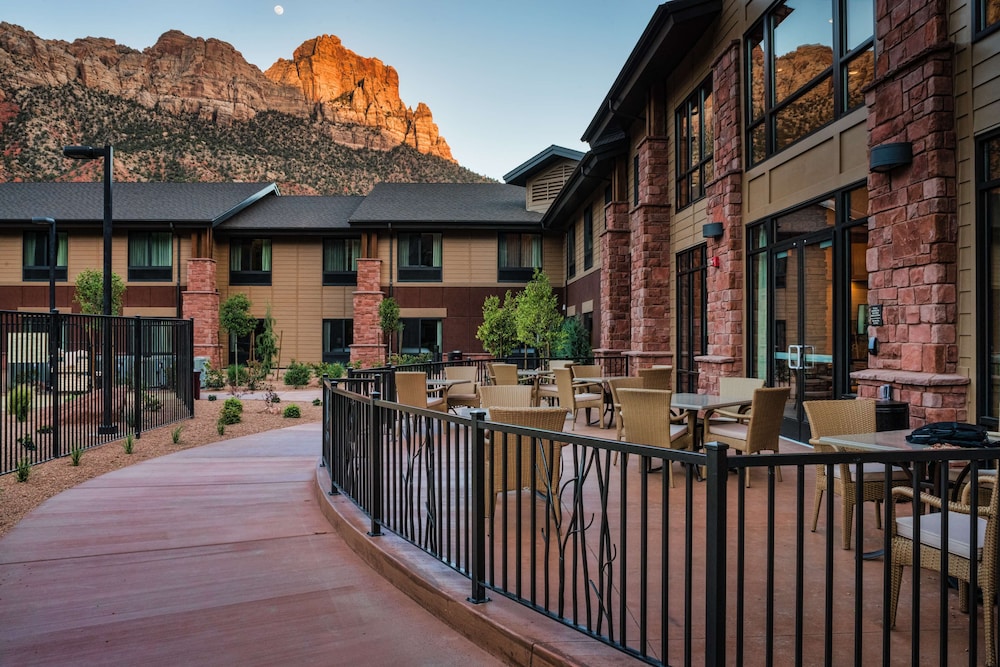 hampton inn and suites springdale zion national park