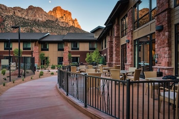 hampton inn and suites springdale zion national park