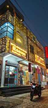 hotel shivalay palace