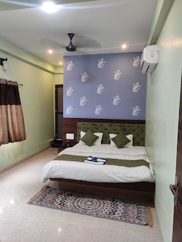 hotel shivalay palace