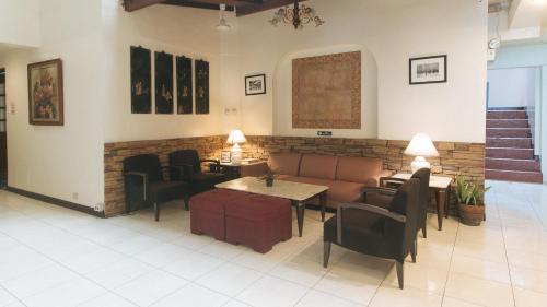 el rico suite makati