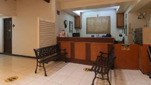 el rico suite makati