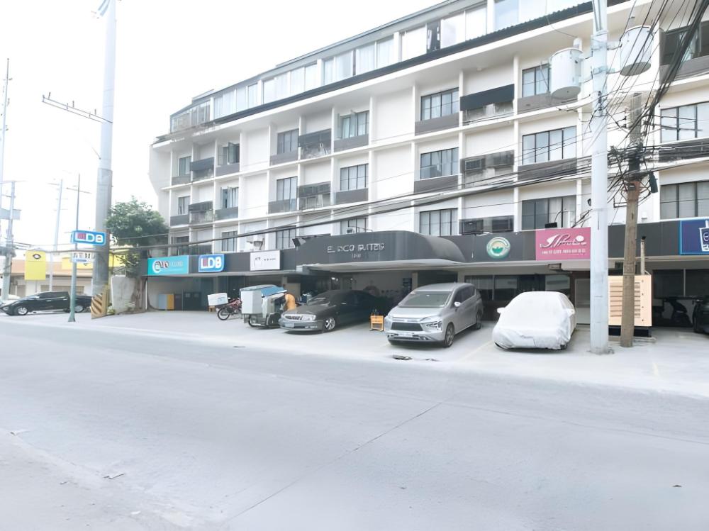 el rico suite makati