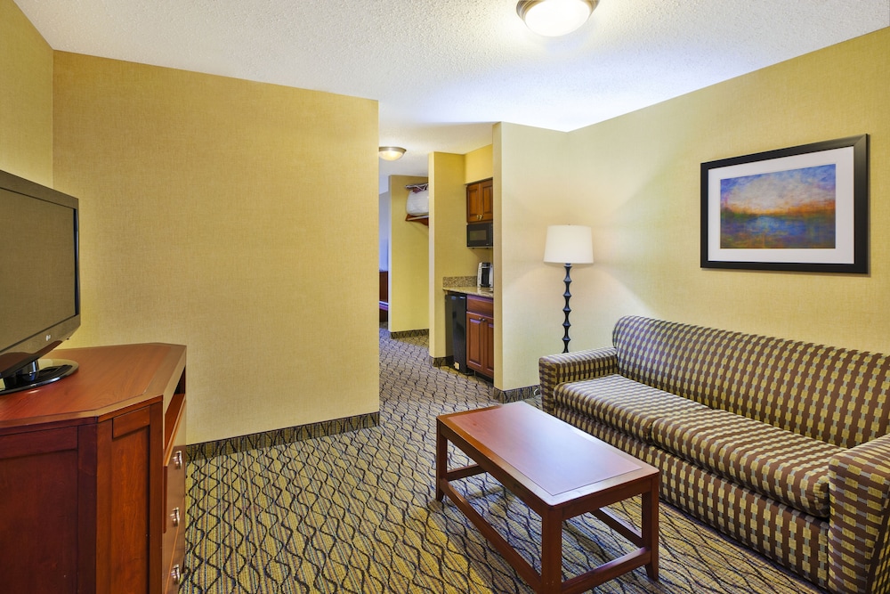 holiday inn express hotel and suites belleville by ihg