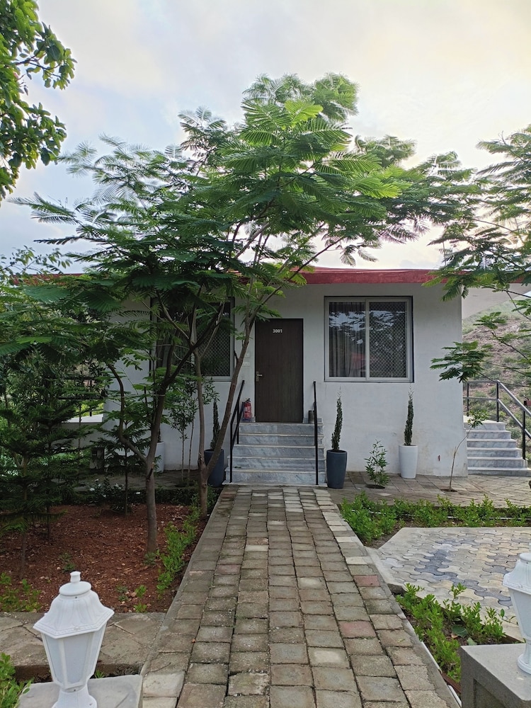 the highgarden resort