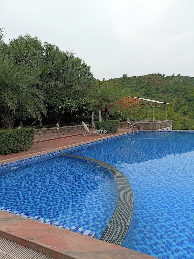 the highgarden resort