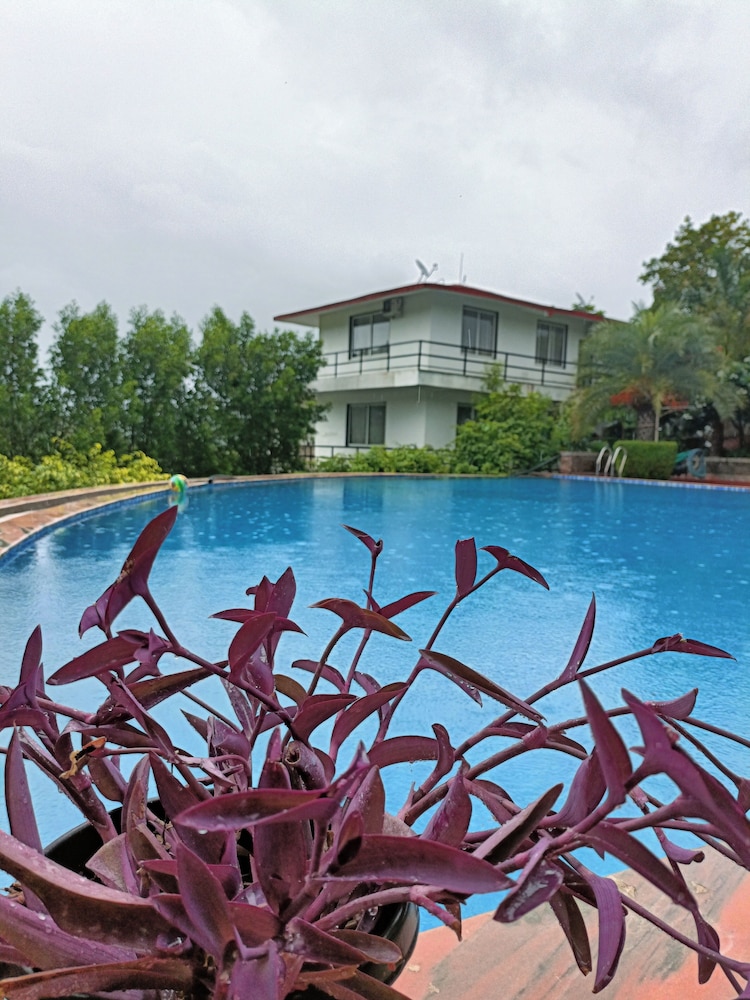 the highgarden resort