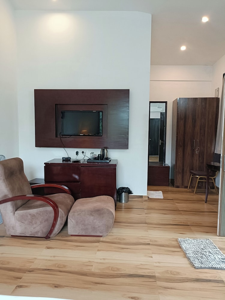 the highgarden resort