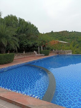 the highgarden resort