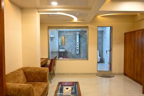 hotel adiraj residency