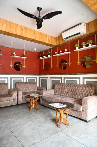 hotel adiraj residency