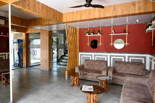 hotel adiraj residency