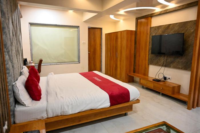 hotel adiraj residency