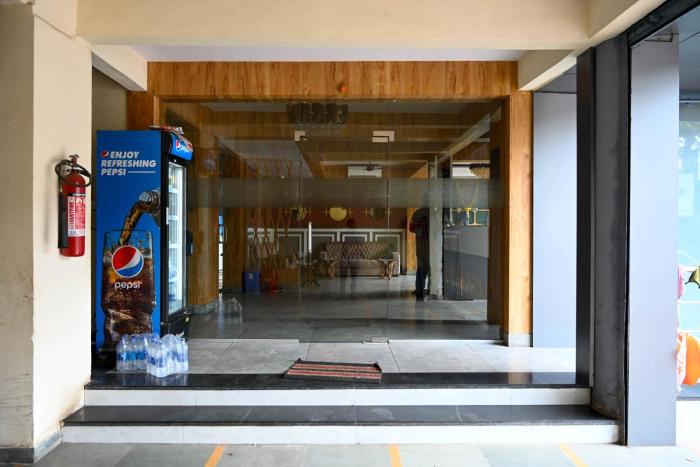 hotel adiraj residency