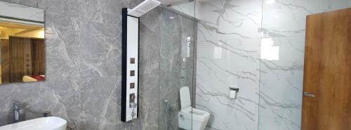 hotel adiraj residency