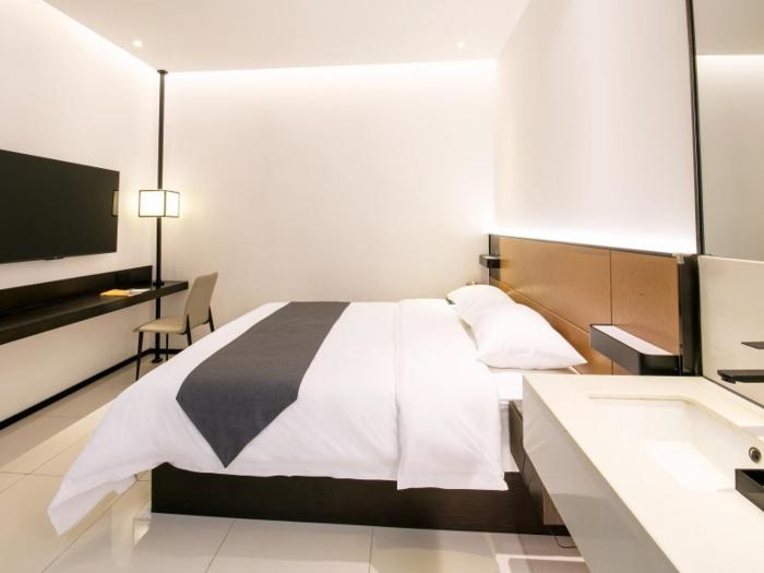 geli hotel nanning east railway station