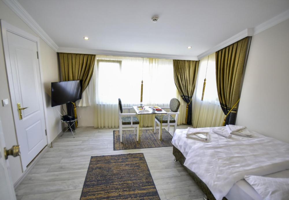 loca suit life hotel