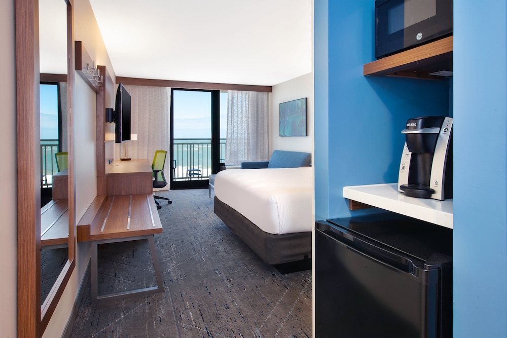 holiday inn express and suites va beach oceanfront
