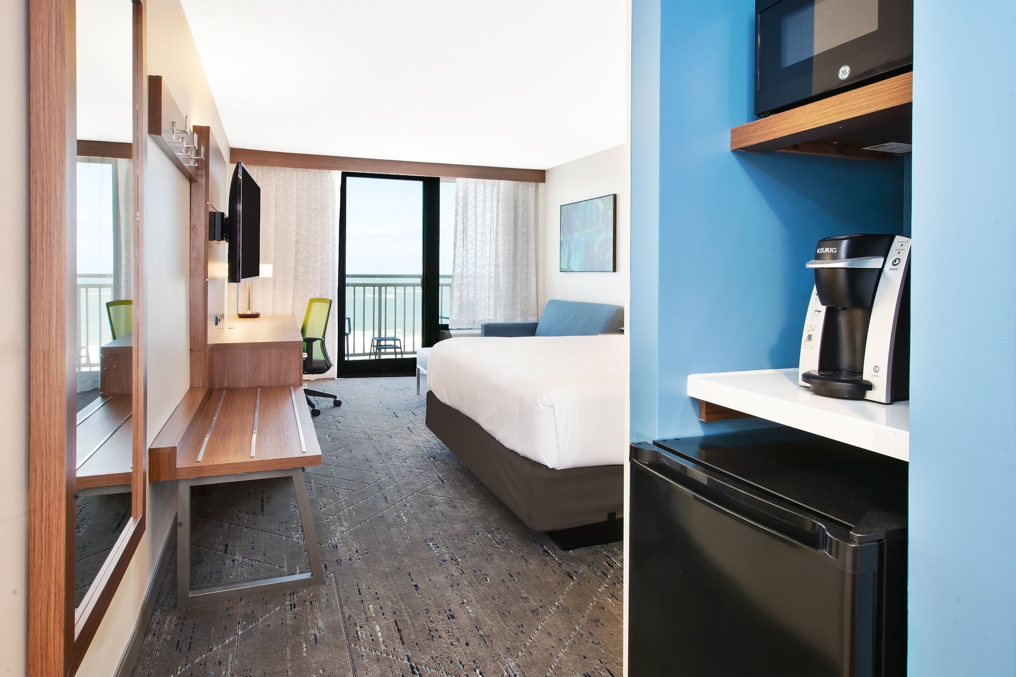 holiday inn express and suites va beach oceanfront