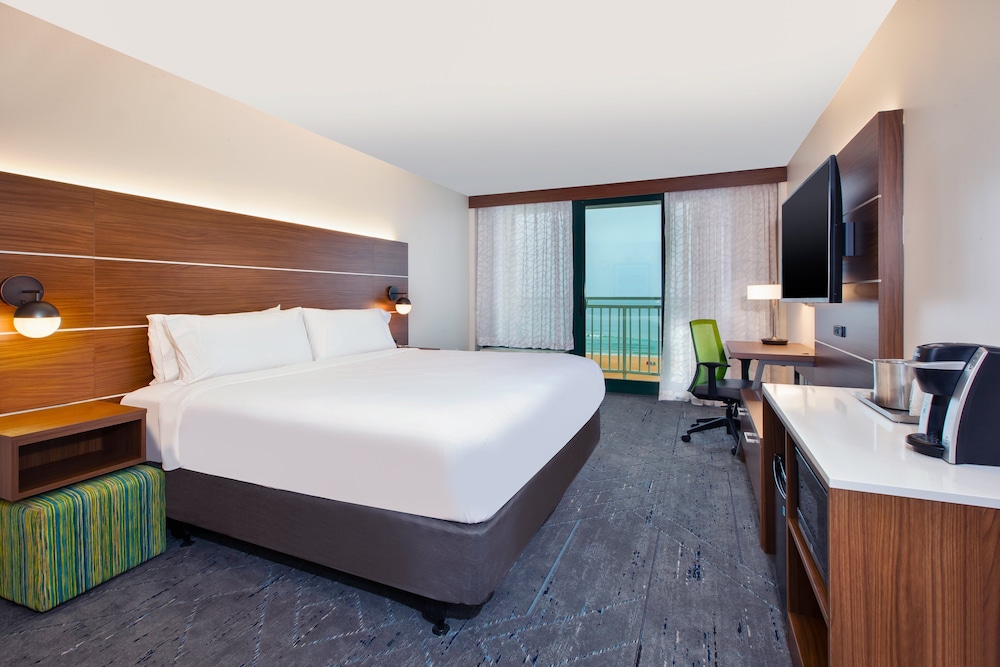 holiday inn express and suites va beach oceanfront