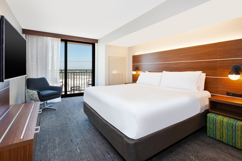 holiday inn express and suites va beach oceanfront