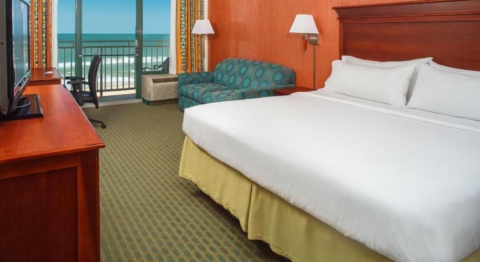 holiday inn express and suites va beach oceanfront