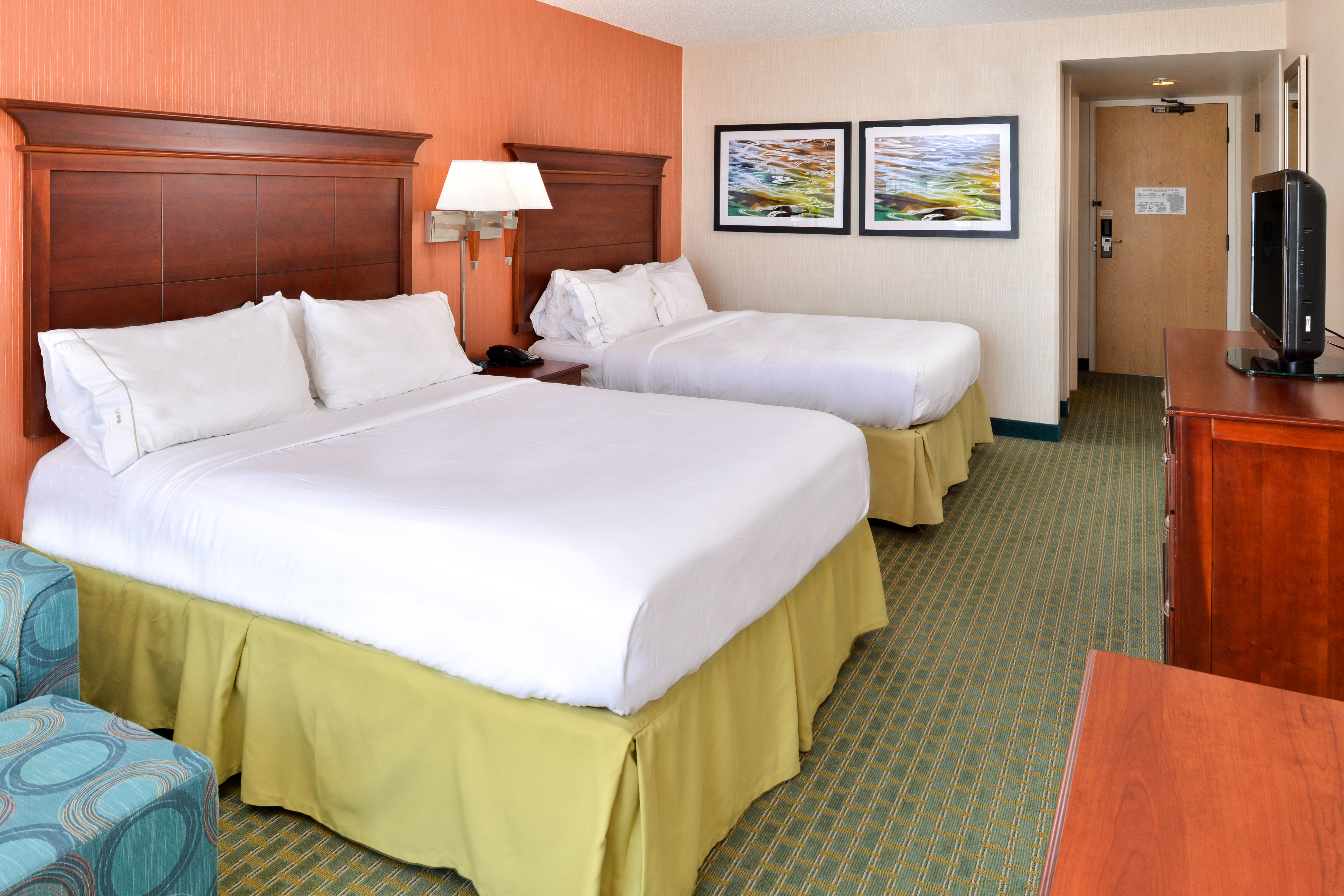 holiday inn express and suites va beach oceanfront