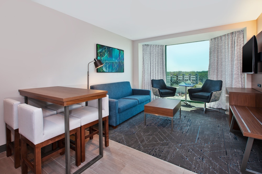 holiday inn express and suites va beach oceanfront