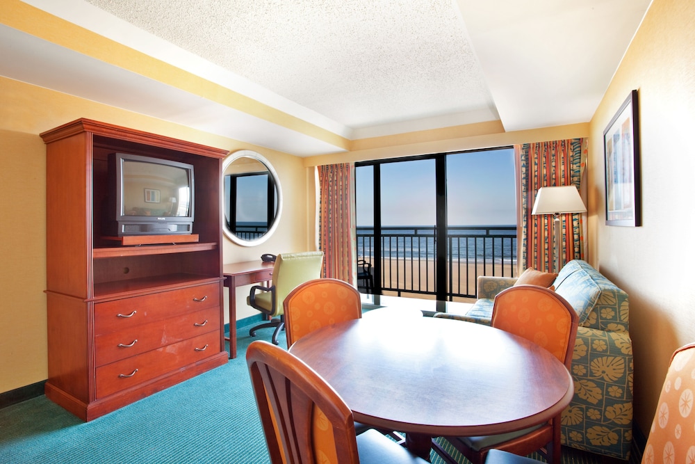 holiday inn express and suites va beach oceanfront