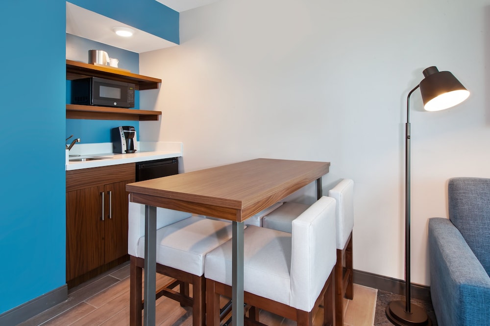 holiday inn express and suites va beach oceanfront