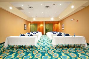 holiday inn express and suites va beach oceanfront