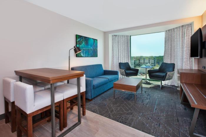 holiday inn express and suites va beach oceanfront
