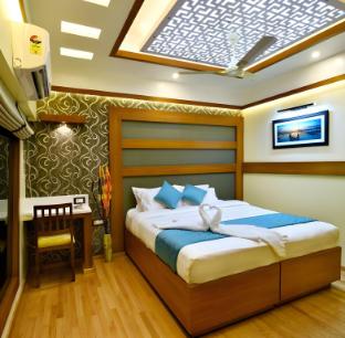 royal houseboats