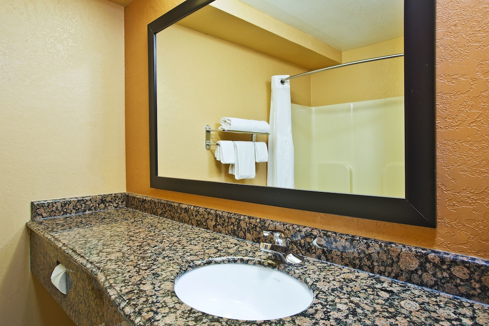 holiday inn express hotel and suites wabash by ihg