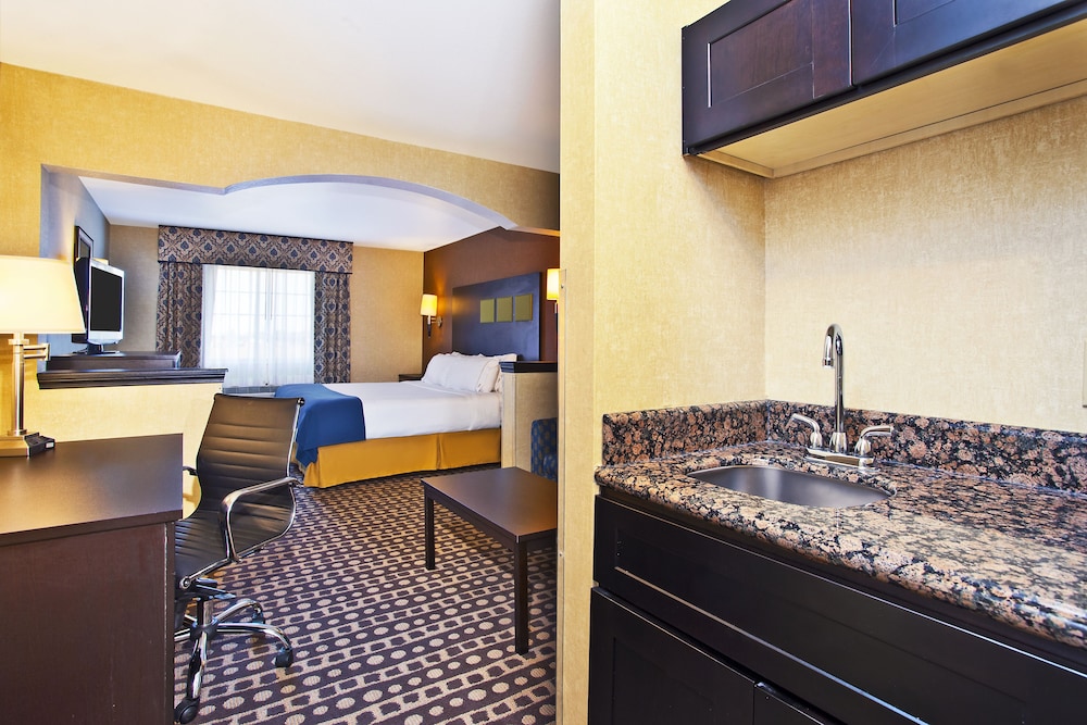 holiday inn express hotel and suites wabash by ihg