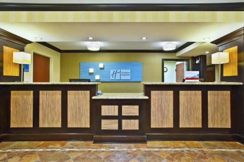 holiday inn express hotel and suites wabash by ihg