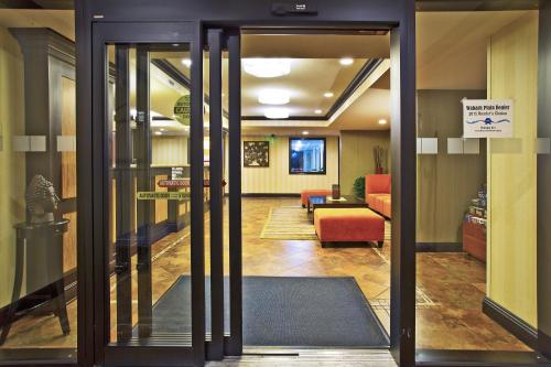 holiday inn express hotel and suites wabash by ihg