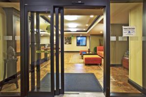 holiday inn express hotel and suites wabash by ihg